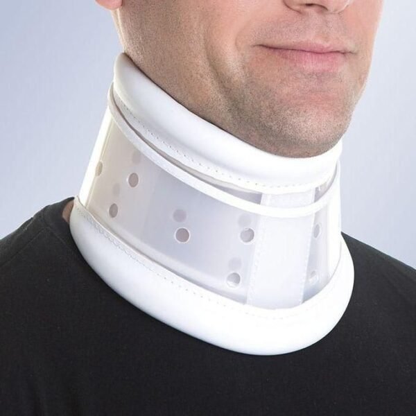 طوق العنق الصلب لدعم الرقبة rigid collar neck 1